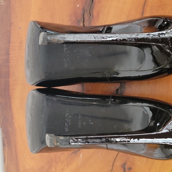 Authentic Saint Laurent Paris patent thorn heels - Picture 7 of 10